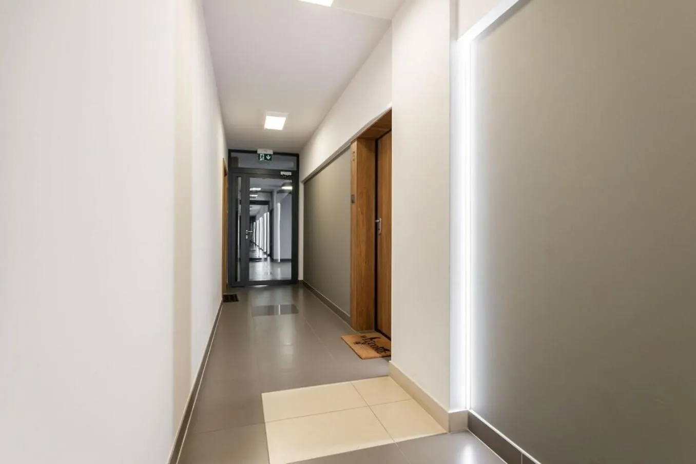 Pinacolada Lux Suite Mokotow Warsaw Poland